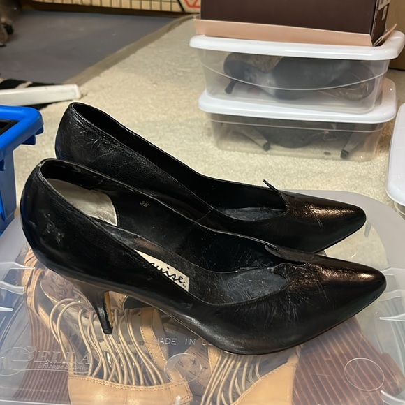 Few marks just from sitting around. Nothing serious. - Picture 2 of 6